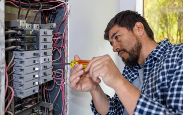Best Affordable Emergency Electrician  in Moville, IA